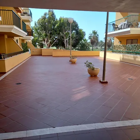 Golf Apartment *